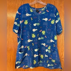 Zoe + Chloe frog print scrub top size XL